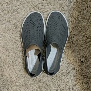 BRAND NEW men's Crocs slip-ons!!